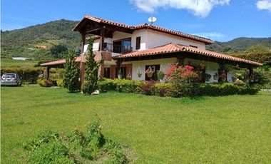 Arriendo finca en El Carmen de Viboral - la joya natural del Oriente