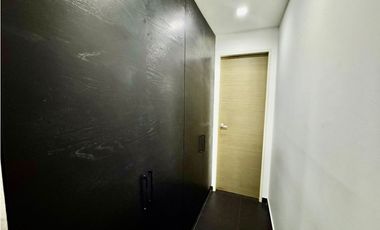 Oficina para la venta en El Poblado, cerca al C.C Oviedo