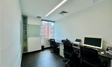 Oficina para la venta en El Poblado, cerca al C.C Oviedo