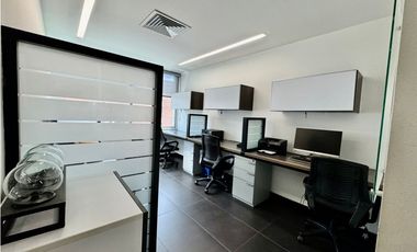 Oficina para la venta en El Poblado, cerca al C.C Oviedo