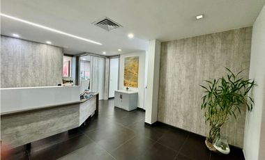Oficina para la venta en El Poblado, cerca al C.C Oviedo