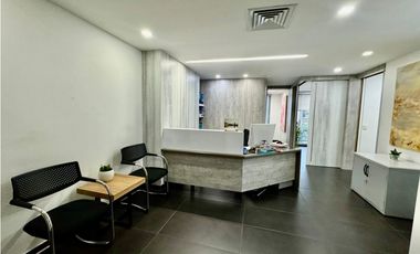 Oficina para la venta en El Poblado, cerca al C.C Oviedo