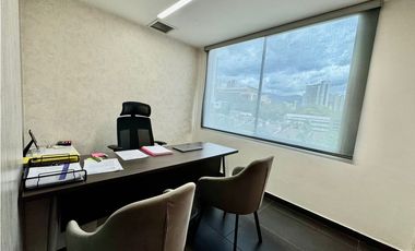 Oficina para la venta en El Poblado, cerca al C.C Oviedo