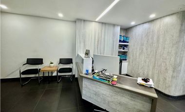Oficina para la venta en El Poblado, cerca al C.C Oviedo