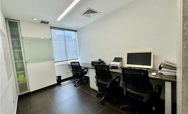 Oficina para la venta en El Poblado, cerca al C.C Oviedo