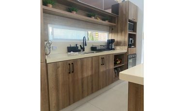 LINDA CASA EN VENTA VIA VILLAVICENCIO RESTREPO COND LA PRADERA