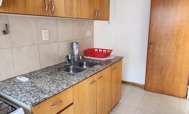 Alquilo Dúplex 2 dormitorios, con cochera - Roca al 1000 Neuquén Capital