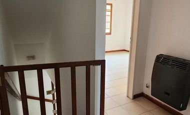 Alquilo Dúplex 2 dormitorios, con cochera - Roca al 1000 Neuquén Capital