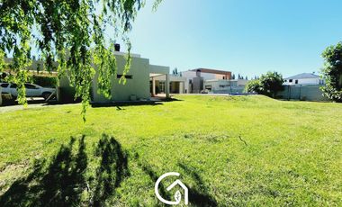 Venta Casa 3 dormit. en barrio privado los Olivos Centenario, Neuquén