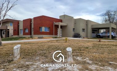 Venta Casa 3 dormit. en barrio privado los Olivos Centenario, Neuquén