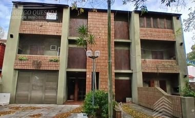 Departamento 2 y/1/2  con cochera y baulera ambientes Excelente Ubicación -