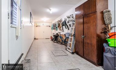 Chalet en esquina Los Troncos!