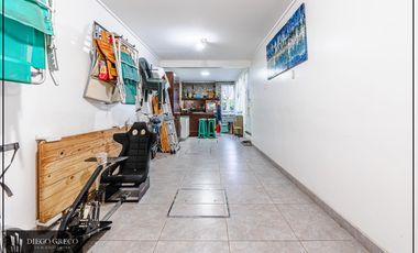 Chalet en esquina Los Troncos!