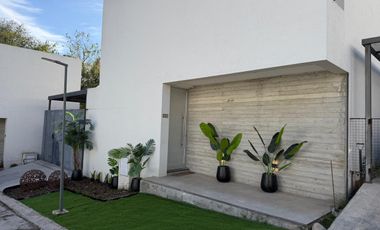 Alquiler de Casa Amoblada 3 dormitorios, 3 baños
