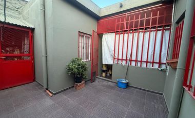 PH  con entrada independien 3 ambientes con patio, dos baños, excelente ubicación- Villa Dominico