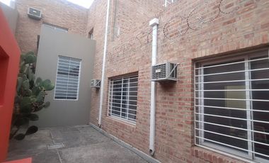 Venta edificio de 2 plantas ideal oficina / consultorio Cipolletti. Rio Negro