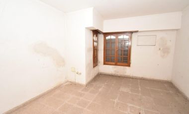 Local en Francia al 2300