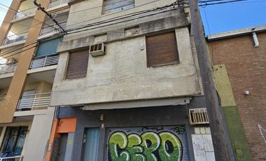 Local en Francia al 2300