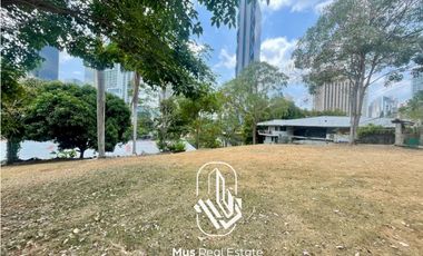 Se Vende terreno en La Cresta rt