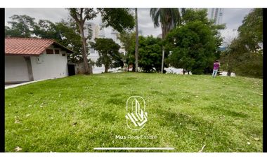 Se Vende terreno en La Cresta rt