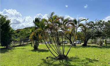 SE VENDE AMPLIO TERRENO CON CABAÑA EN LOS NANCES PRADERA DE UTIVE