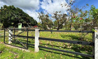 SE VENDE AMPLIO TERRENO CON CABAÑA EN LOS NANCES PRADERA DE UTIVE
