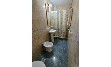 Casa Alpino 4 amb. - Vucetich y Av. Mario Bravo