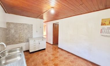 2 CUADRAS CENTRO