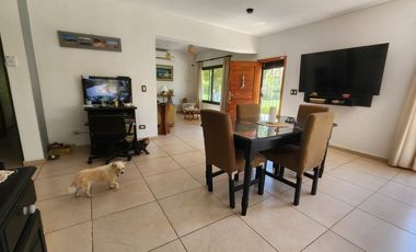 Venta Bella Casa con Gran Parque en Lunlunta Maipú