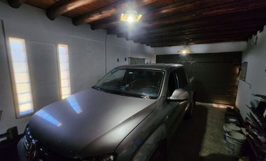 Venta Bella Casa con Gran Parque en Lunlunta Maipú