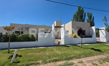 VENTA - CASA B° PRIVADO SANTA ANGELA, CENTENARIO