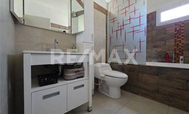 VENTA - CASA B° PRIVADO SANTA ANGELA, CENTENARIO