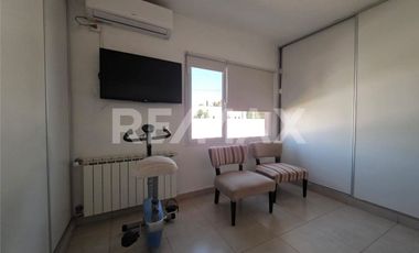 VENTA - CASA B° PRIVADO SANTA ANGELA, CENTENARIO
