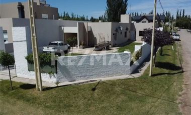 VENTA - CASA B° PRIVADO SANTA ANGELA, CENTENARIO