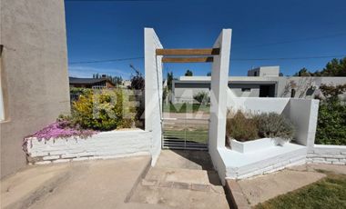 VENTA - CASA B° PRIVADO SANTA ANGELA, CENTENARIO