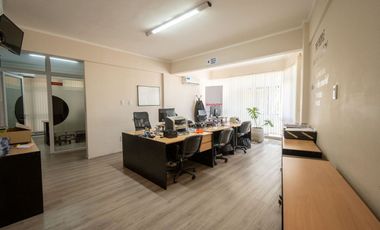 OFICINAS Y COCHERA EN VENTA