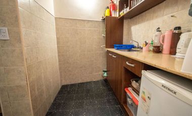 OFICINAS Y COCHERA EN VENTA
