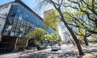 OFICINAS Y COCHERA EN VENTA