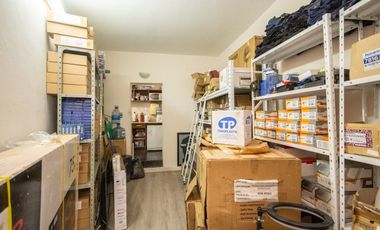 OFICINAS Y COCHERA EN VENTA