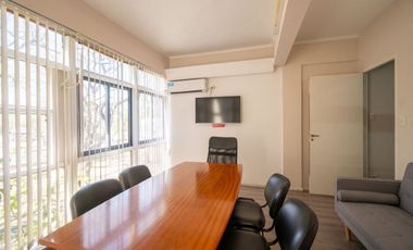 OFICINAS Y COCHERA EN VENTA
