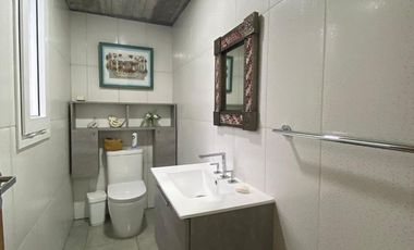 VENTA CASA 5 AMBIENTES, EN AREA 60.