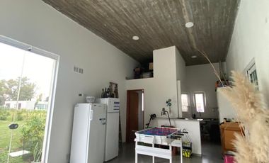 VENTA CASA 5 AMBIENTES, EN AREA 60.