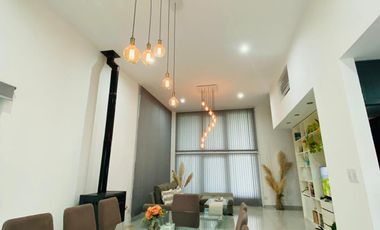 VENTA CASA 5 AMBIENTES, EN AREA 60.