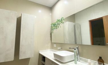 VENTA CASA 5 AMBIENTES, EN AREA 60.