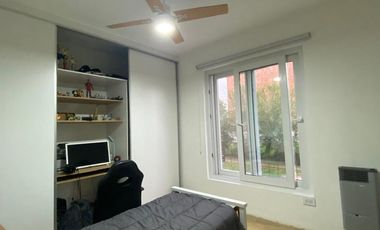 VENTA CASA 5 AMBIENTES, EN AREA 60.