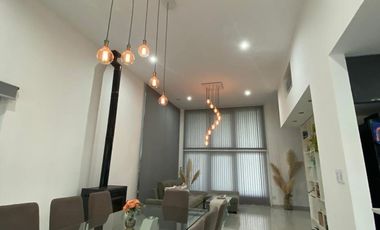 VENTA CASA 5 AMBIENTES, EN AREA 60.