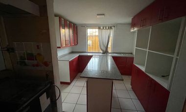 AMPLIA CASA CON TODAS LAS COMODIDADES