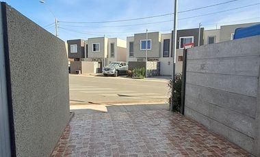 Casa en Arriendo en eloisa poppe 1163