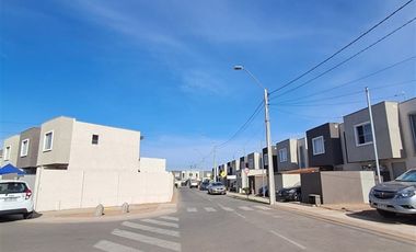 Casa en Arriendo en eloisa poppe 1163