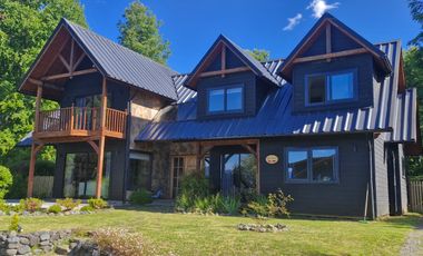 HERMOSA CASA CON VISTA Y ACCESO A LAGO VILLARRICA